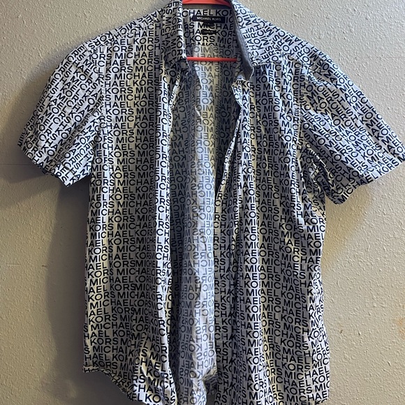 Michael Kors- Mens Short Sleeve Button up Shirt! - Picture 2 of 2